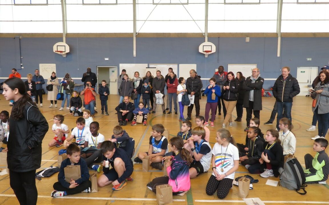 POUSS’ATHLON : les U12 poussins.es de l’école d’athlétisme à la fête !