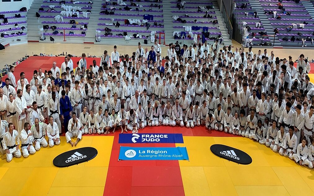 Nos judokas 🟡🔵 en stage européen à Ceyrat