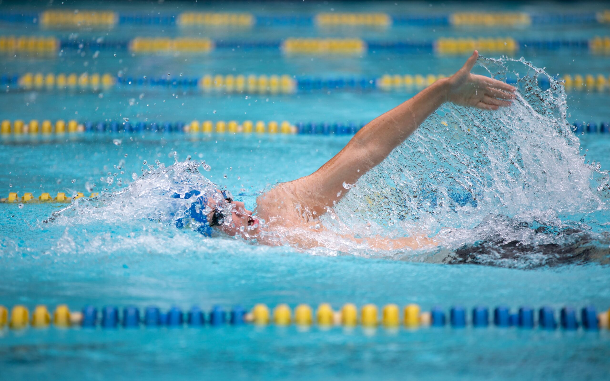 Avec le multi, cours gratuits pour apprendre à nager 🏊