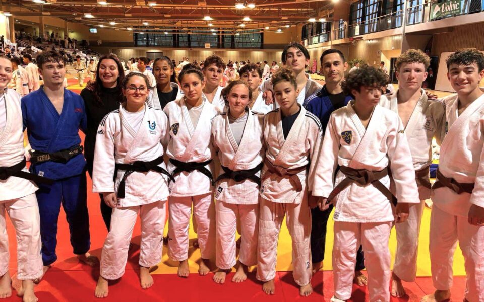 NOS JUDOKAS 🟡🔵 EN STAGE INTERNATIONAL À CEYRAT