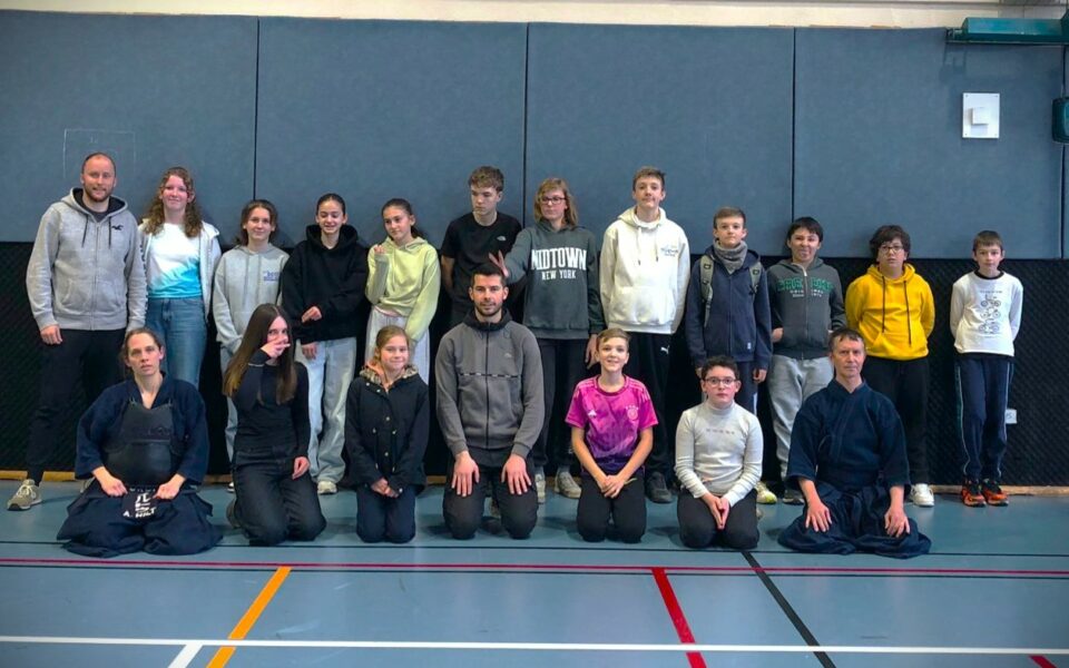 La section Kendo rayonne à Pont-du-Chateau