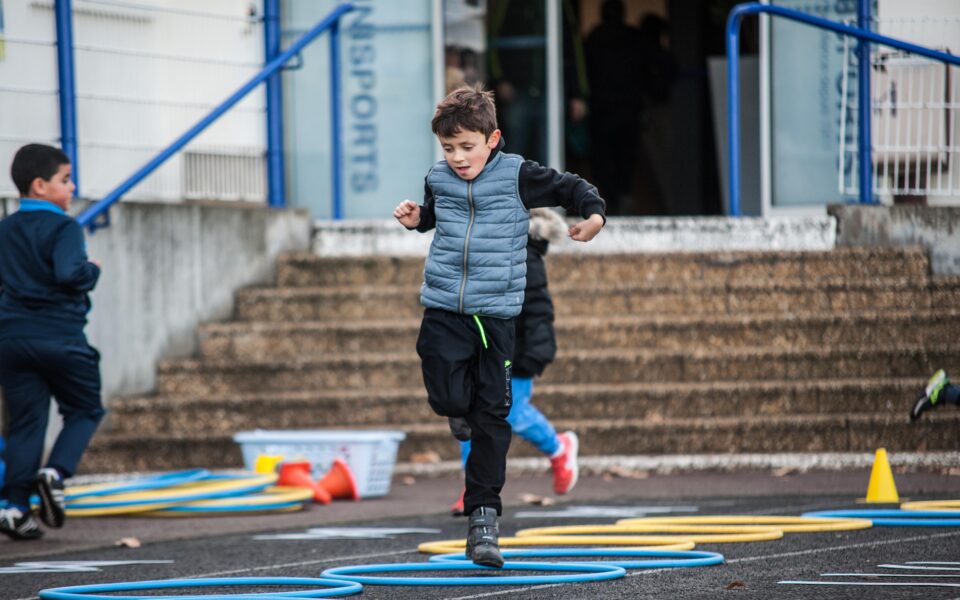 Quelle est la clé du développement sportif des enfants ?