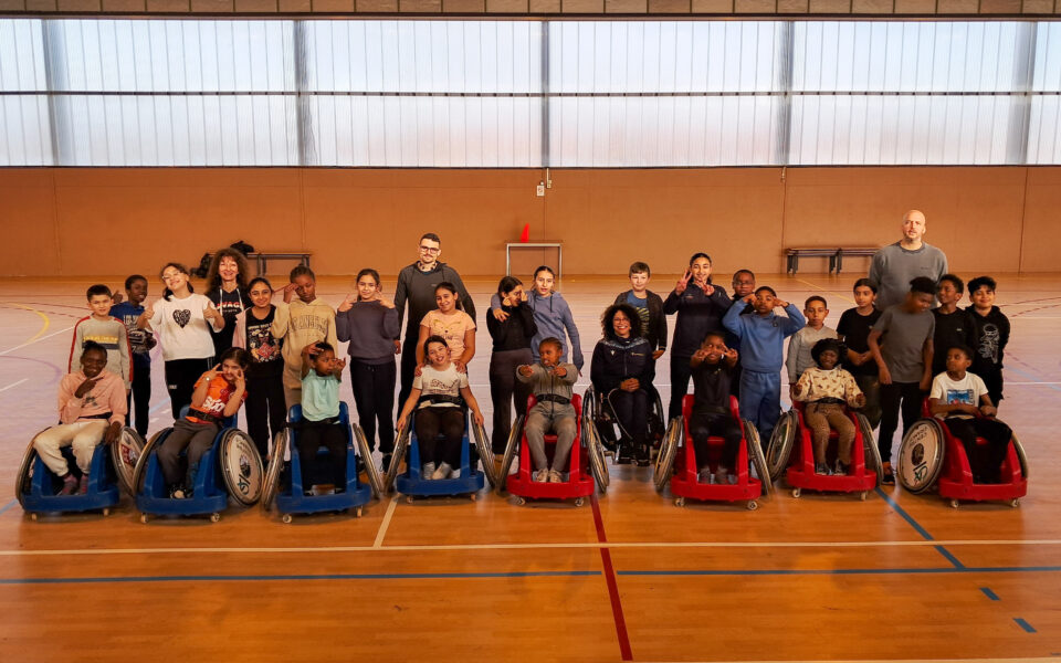 Les enfants de l'Ecole Jaune & Bleu sensibilisés au handisport