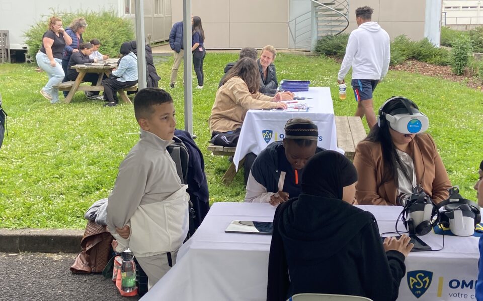 Le bus de l'orientation de la Région à l'ASM