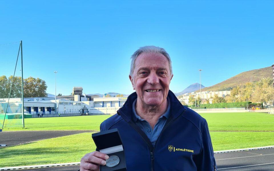 Une médaille d'argent décernée par la FFA à Alain Chapuis