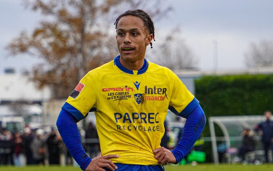 Signature : Jonas Fradet intègre le centre de for...