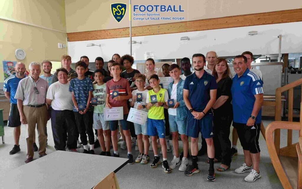 ASMFootball: La section sportive fait comme chaque année une remise de récompenses au Collège Franc Rosier.