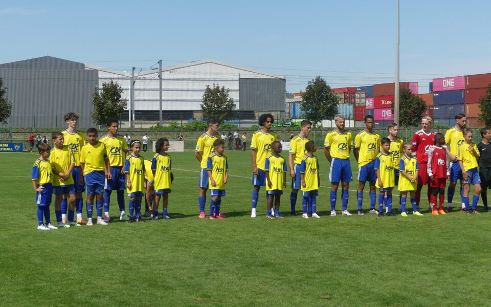 Nos U10 accompagnent nos U19 Nationaux lors d'ASM-OL !