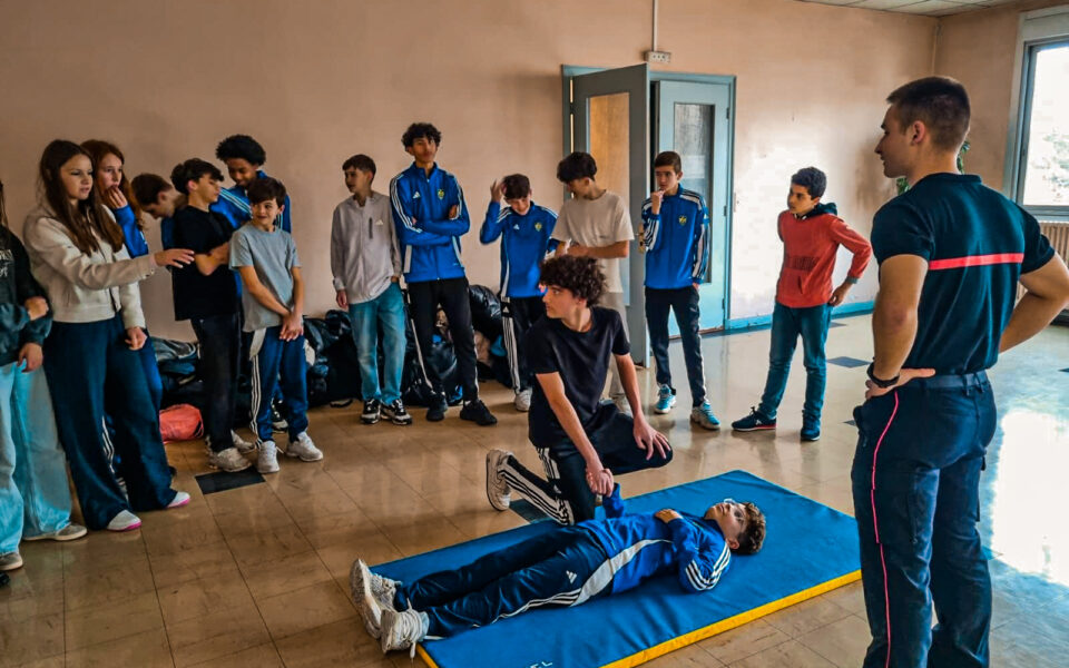 Travaux de citoyenneté de la section sportive : formation sur les gestes qui sauvent !